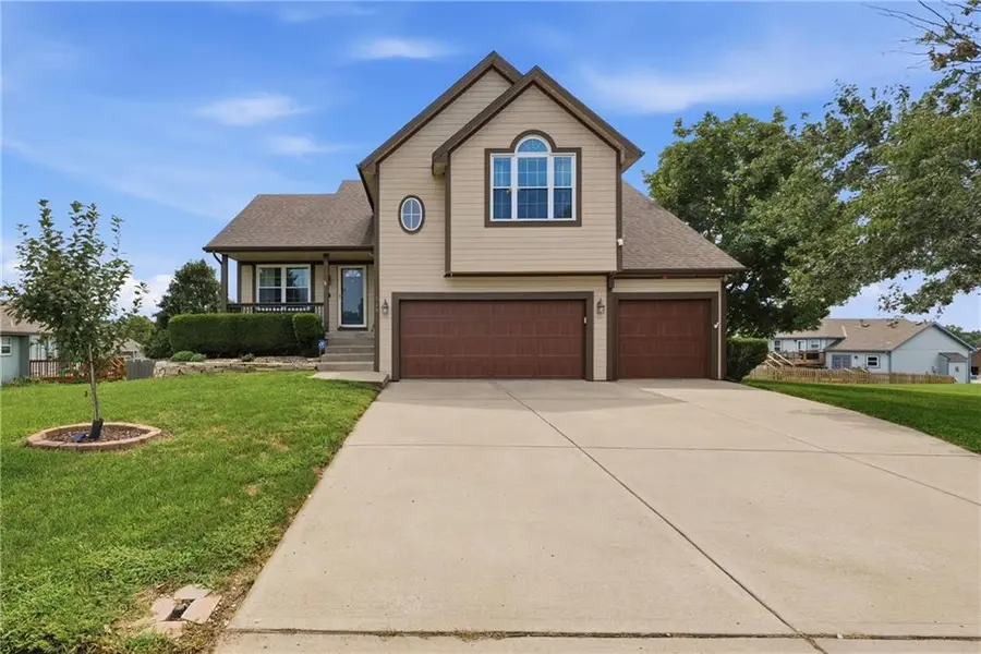 519 Holt DR, Liberty, MO 64068