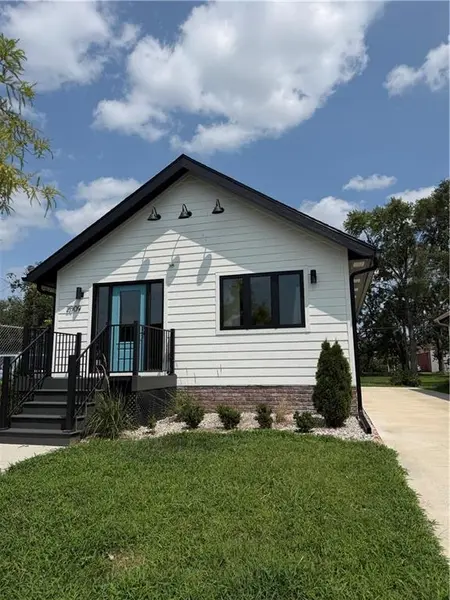 2009 Buchanan ST, North Kansas City, MO 64116