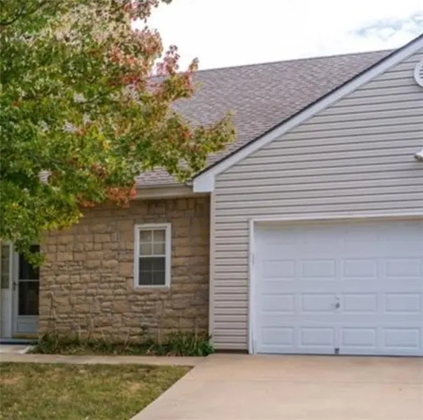 8333 Waverly AVE, Kansas City, KS 66109