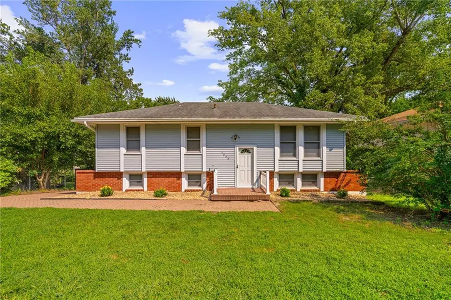 1833 N York ST, Independence, MO 64058