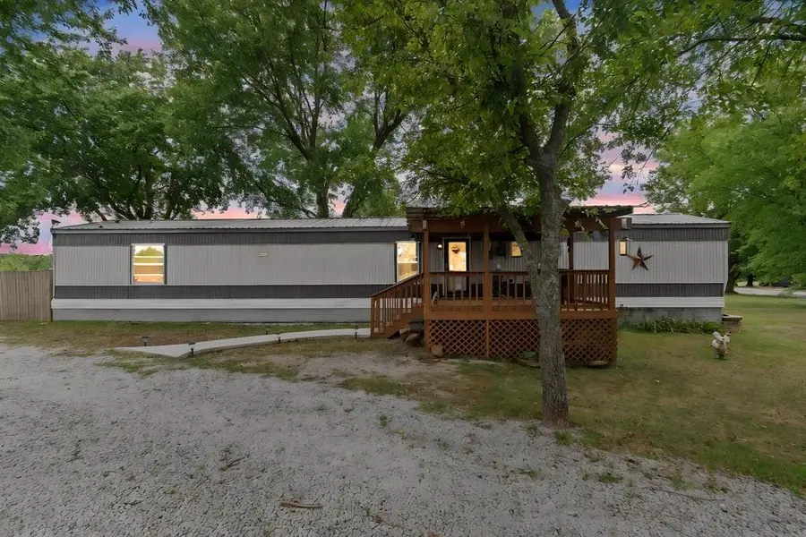 845 S Carriage DR, Deepwater, MO 64740