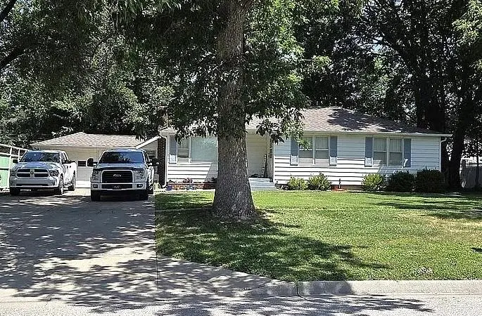 720 Neosho ST, Burlington, KS 66839