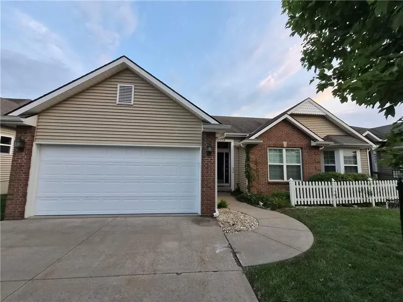 4904 Kelsey CT, St Joseph, MO 64506