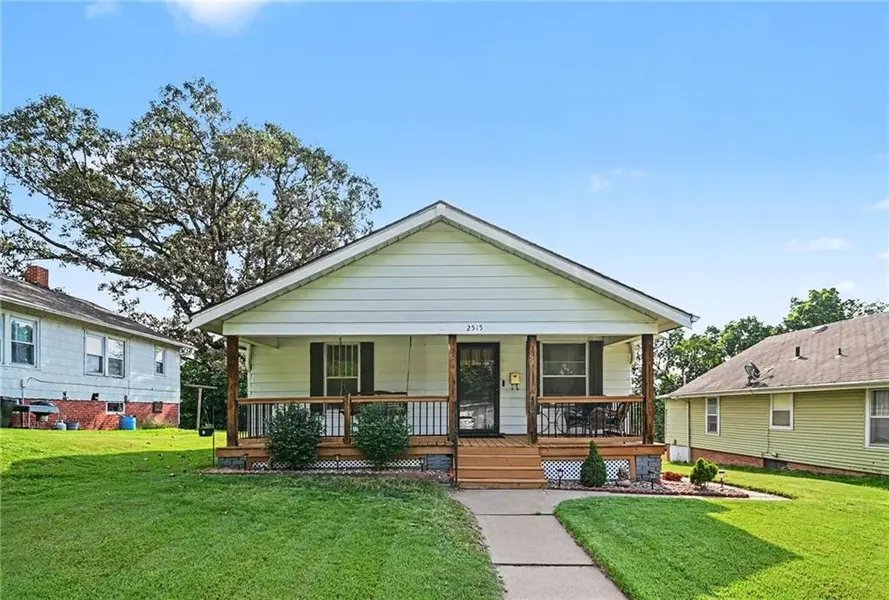 2515 N 4th ST, St Joseph, MO 64505