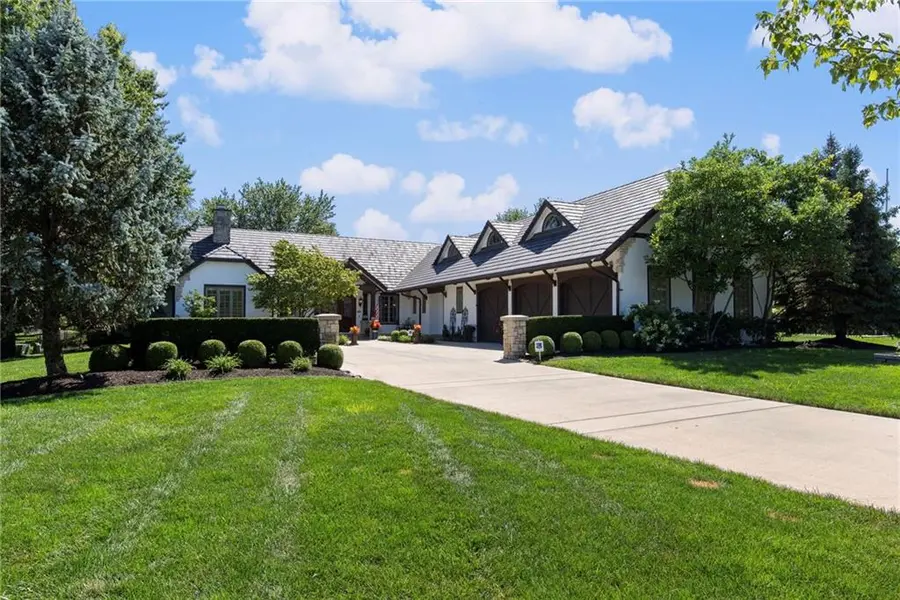 3849 W 139th TER, Leawood, KS 66224