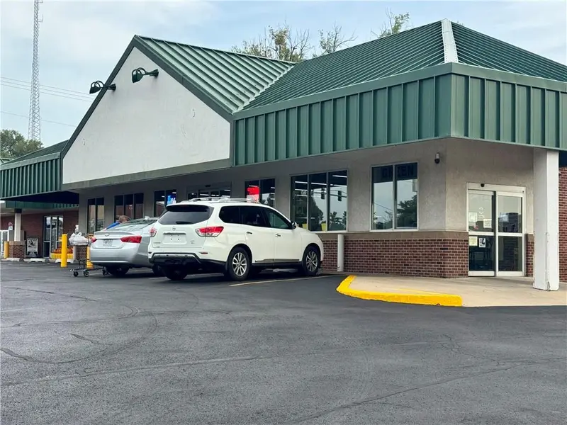 3225 N Belt HWY, St Joseph, MO 64506