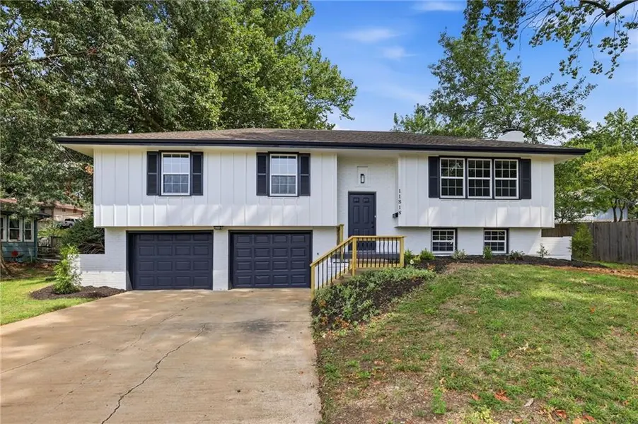 11818 E 62nd TER, Kansas City, MO 64133