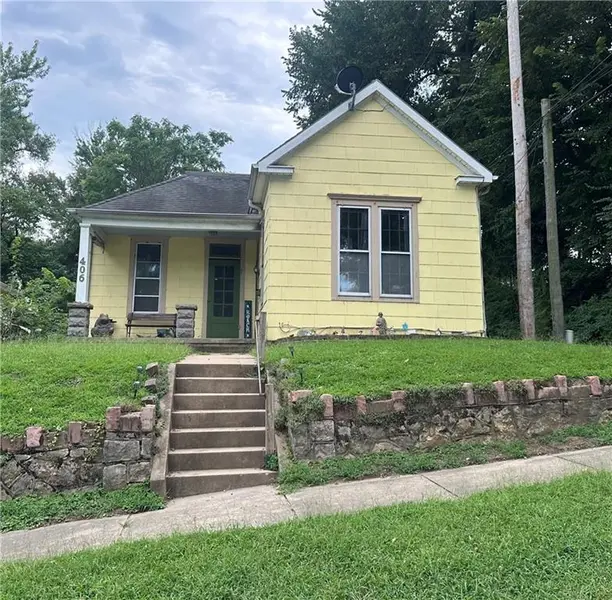 406 W Poulin ST, St Joseph, MO 64501