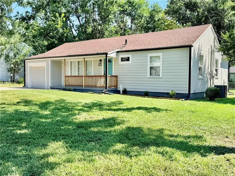 224 S Central ST, Olathe, KS 66061