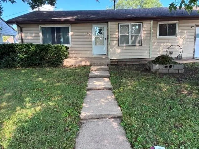 618 N Cherry ST, Cameron, MO 64429