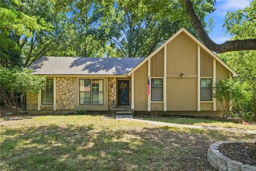 11309 W 99th ST, Overland Park, KS 66214