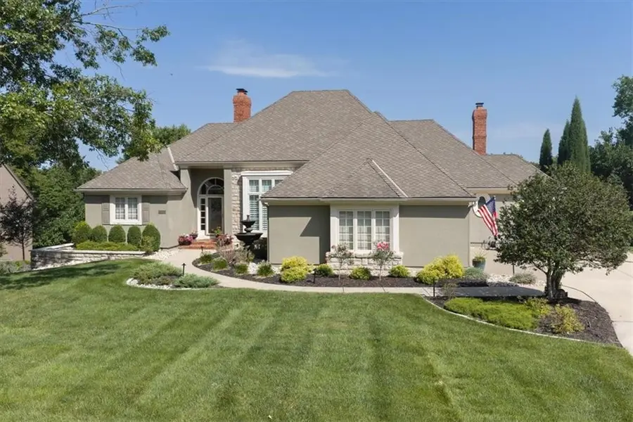 26320 W 108th ST, Olathe, KS 66061