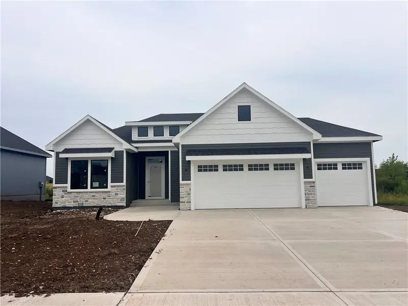 16367 Baxter ST, Gardner, KS 66030