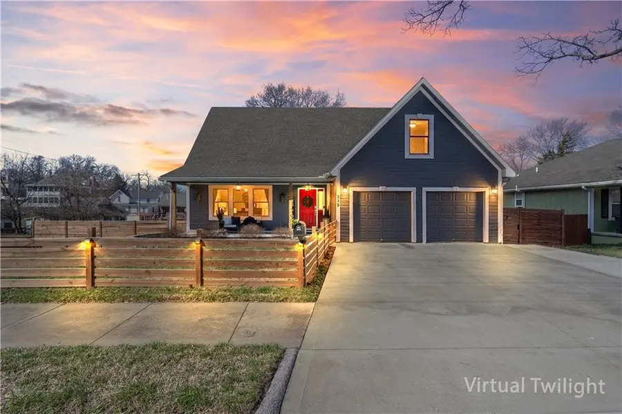 715 S 4th ST, Atchison, KS 66002