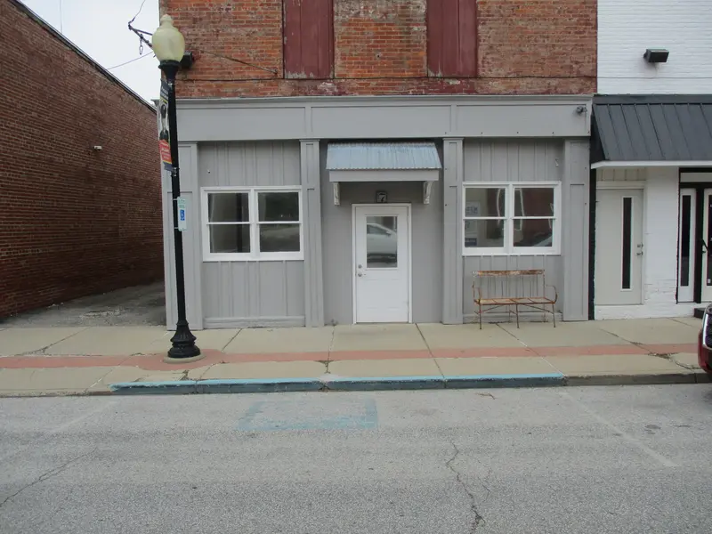 7 W Pearl ST, North Salem, IN 46165