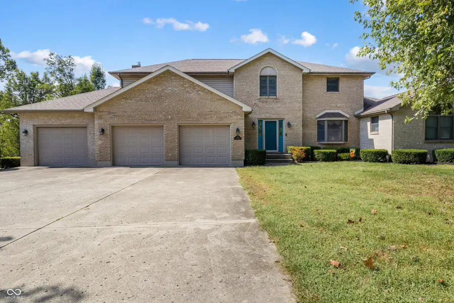 413 N Gray RD, Connersville, IN 47331