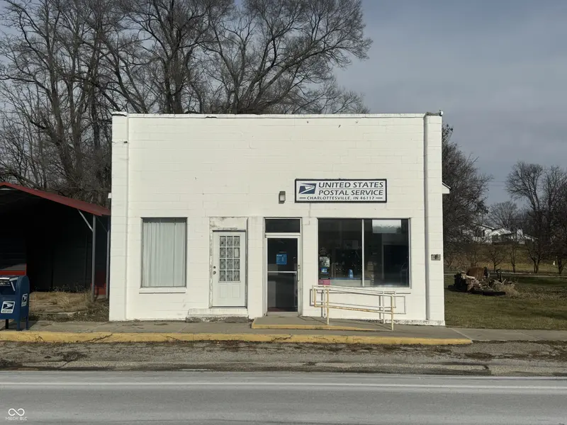 10372 E Us Highway 40, Charlottesville, IN 46117