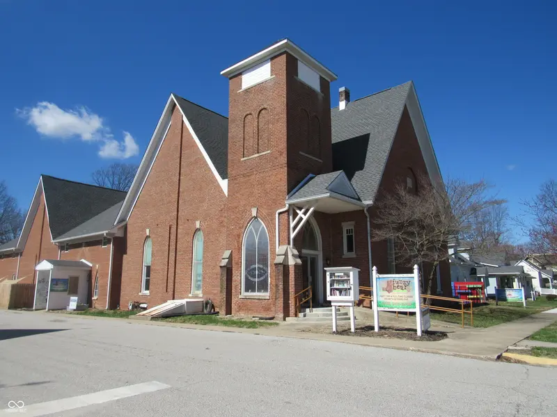 300 N Washington ST, Ladoga, IN 47954