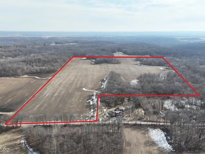 7138 N State Line RD, Cayuga, IN 47928