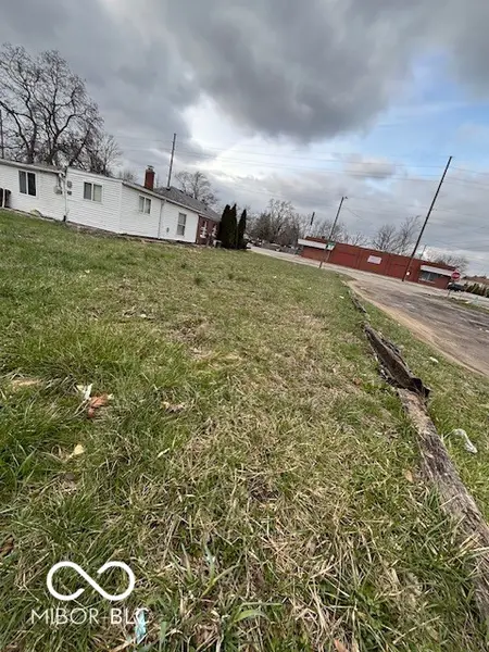 5011 E 16th ST, Indianapolis, IN 46201