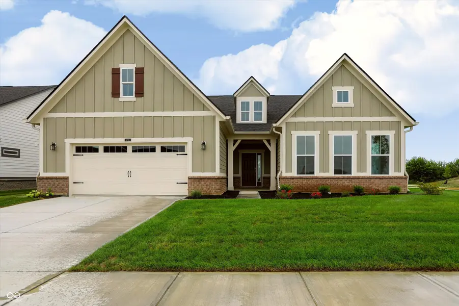 6736 Thresher PASS, Mccordsville, IN 46055