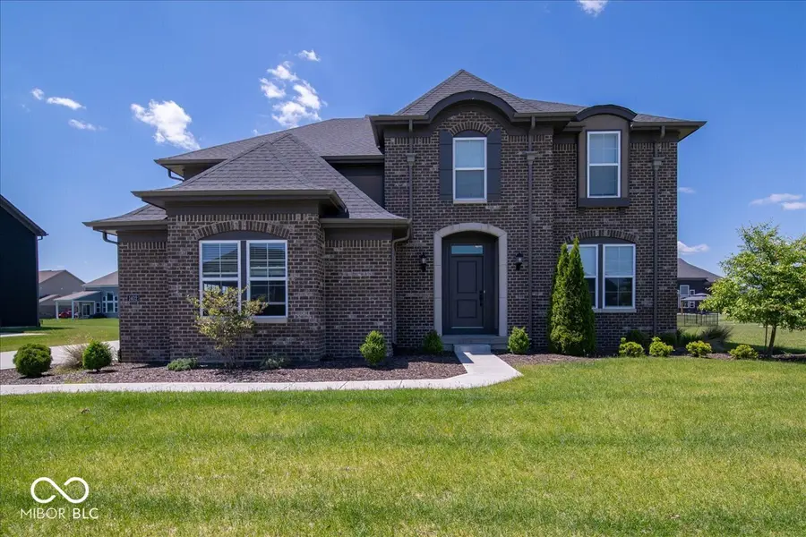 1402 Hove DR, Greenwood, IN 46143