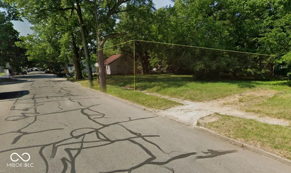 1333 Huey ST, South Bend, IN 46628
