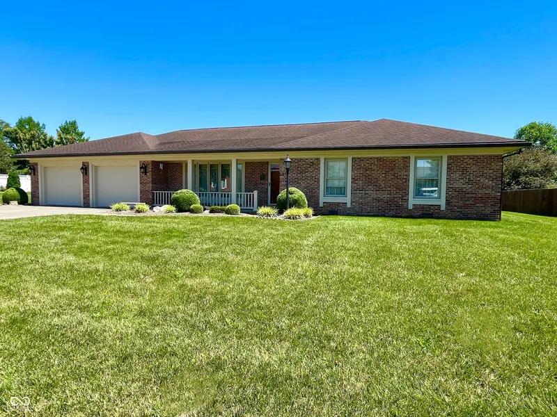 305 Jodi DR, Brownstown, IN 47220