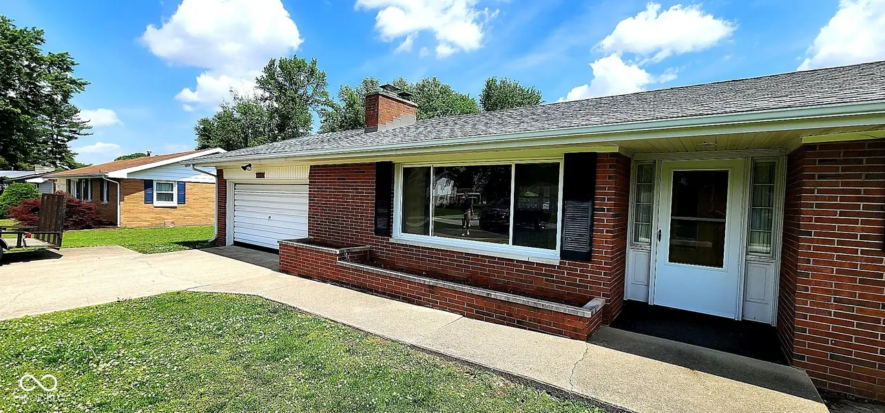 2394 S Sunset DR, Connersville, IN 47331