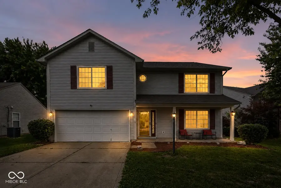 4620 Driftwood LN, Greenwood, IN 46143