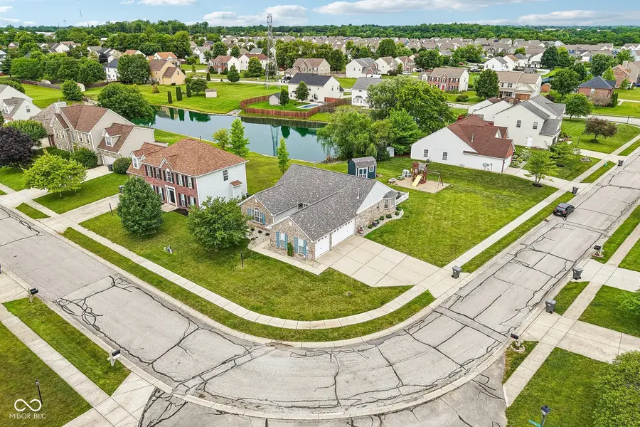 642 Crossfield DR, Indianapolis, IN 46239