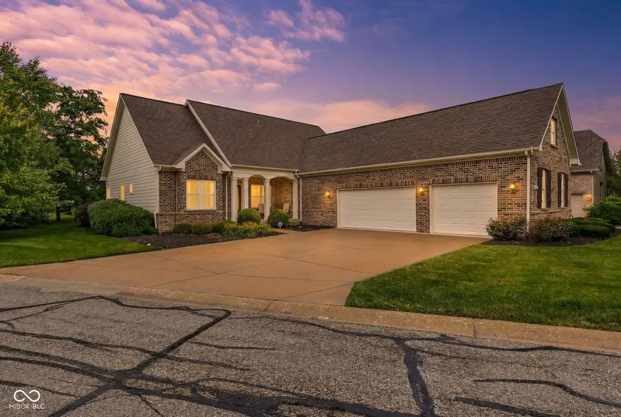 15404 Mission Hills CT, Carmel, IN 46033