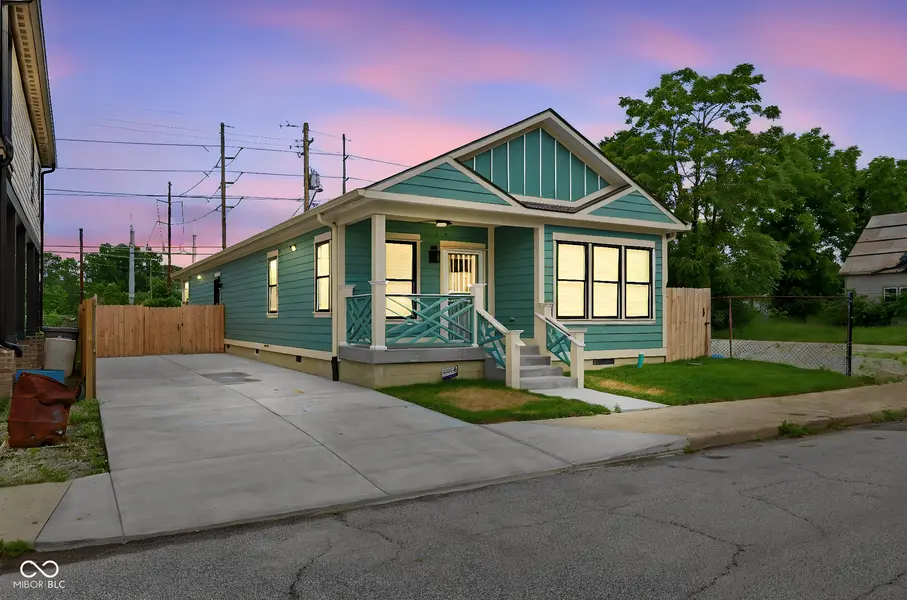 2402 E Brookside AVE, Indianapolis, IN 46218