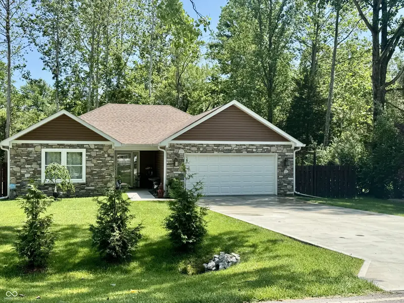640 Mill Springs, Coatesville, IN 46121