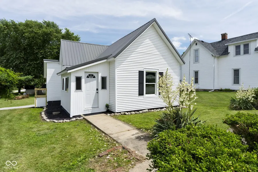 305 S Madison ST, Darlington, IN 47940
