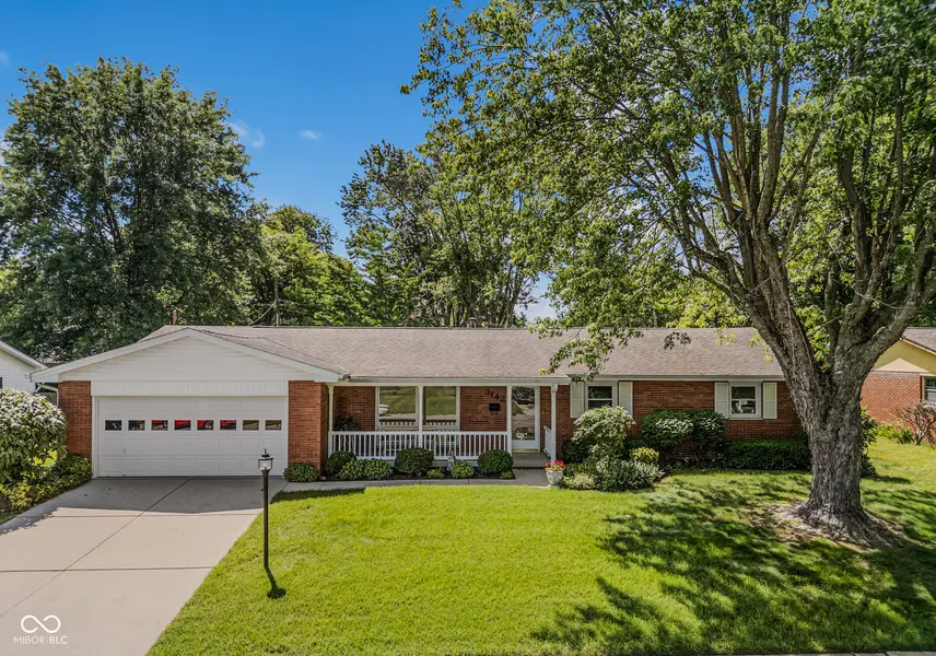 3142 Fairlawn DR, Columbus, IN 47203