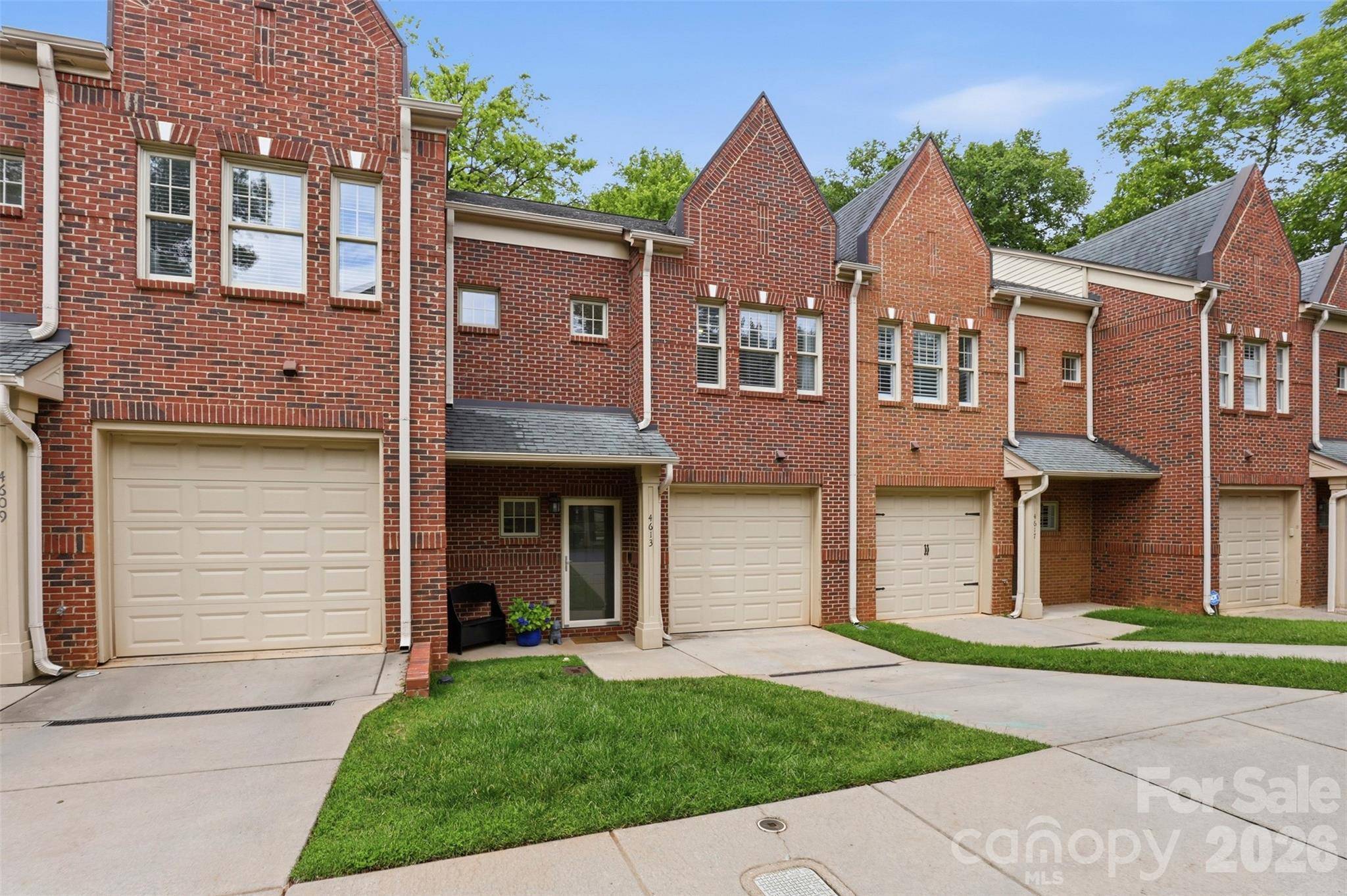 4613 Dabney Vigor DR, Charlotte, NC 28209