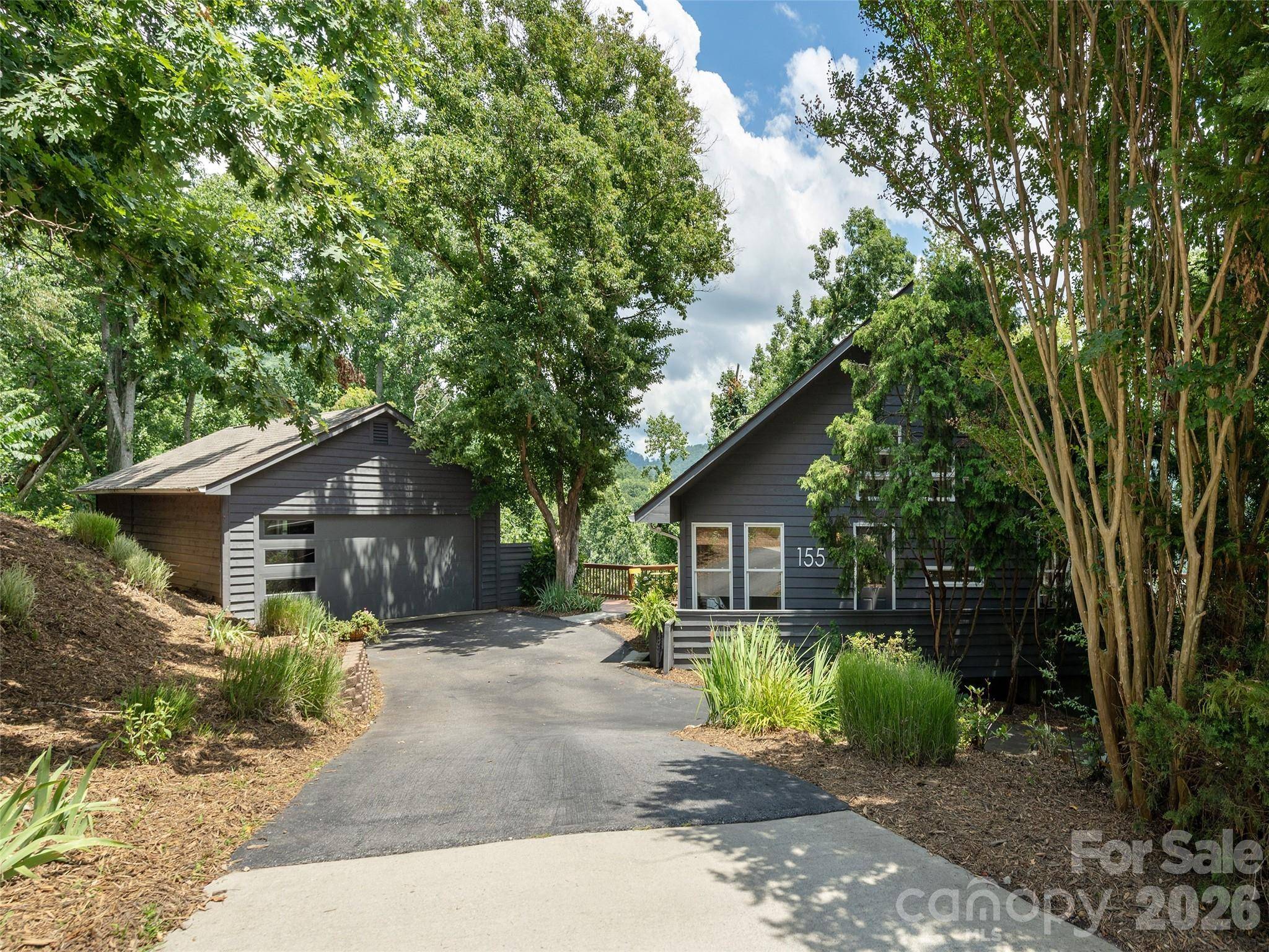 155 Crabapple LN, Asheville, NC 28804