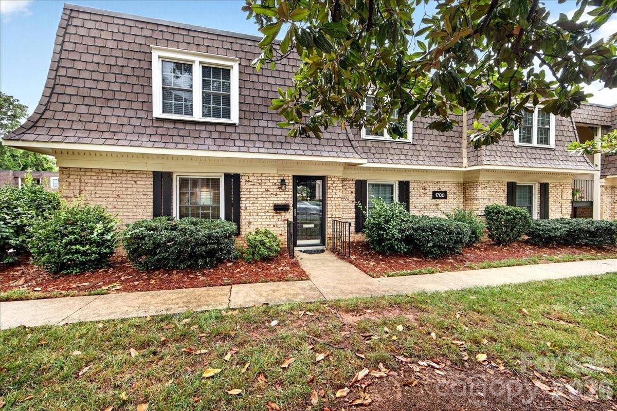 1700 Roxborough RD #A, Charlotte, NC 28211