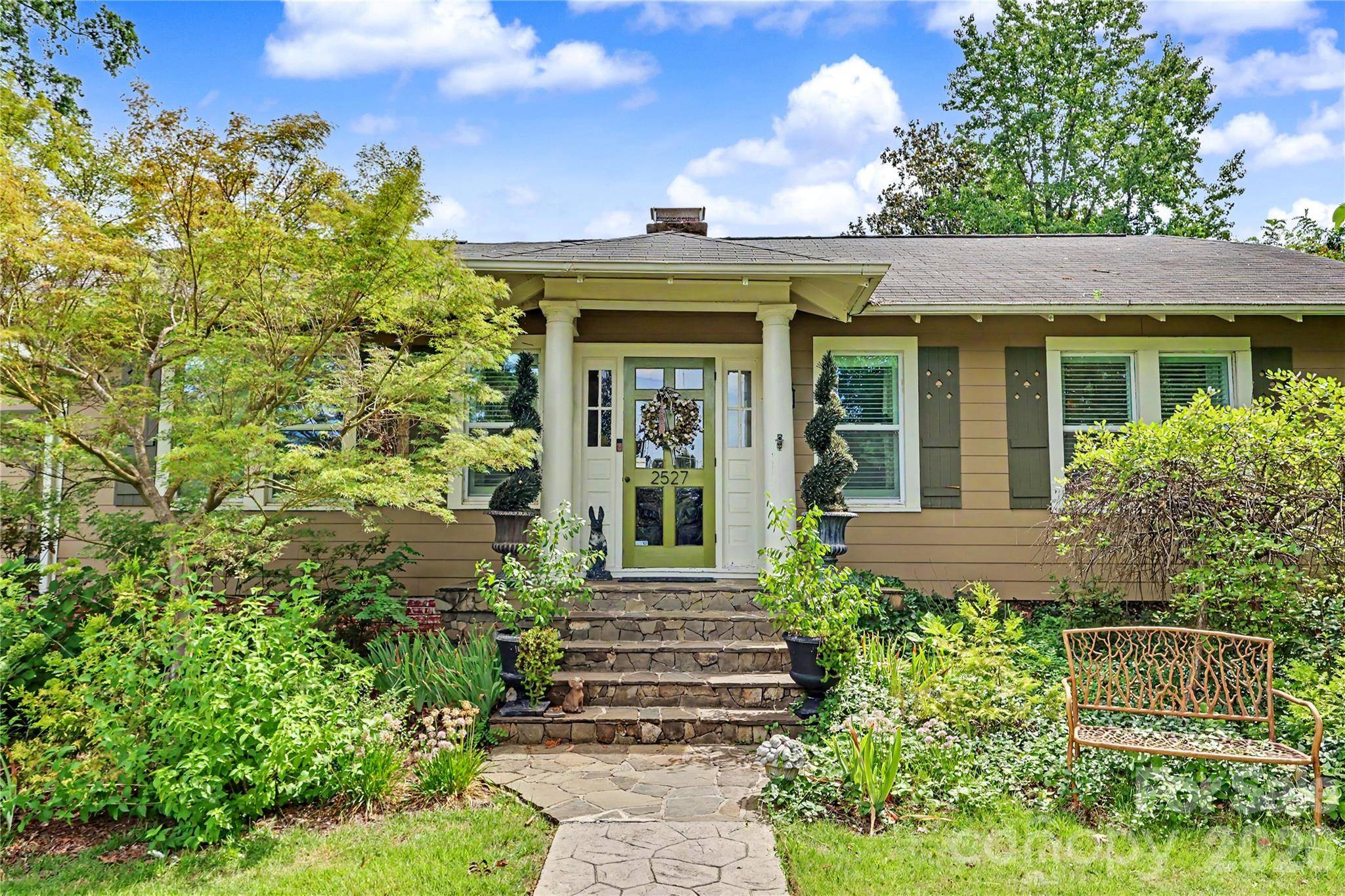 2527 Sharon RD, Charlotte, NC 28211