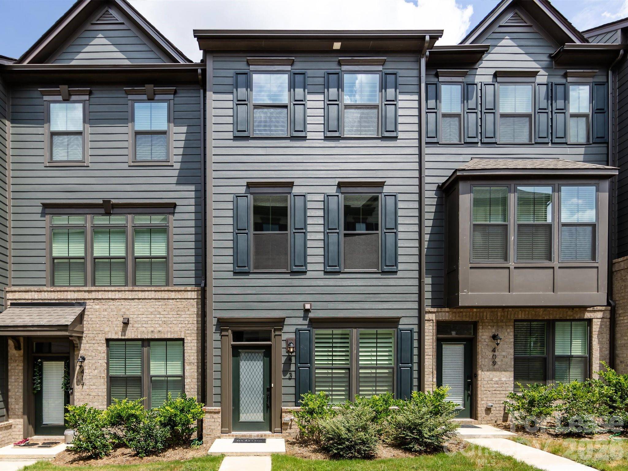 413 Spearfield LN, Charlotte, NC 28205