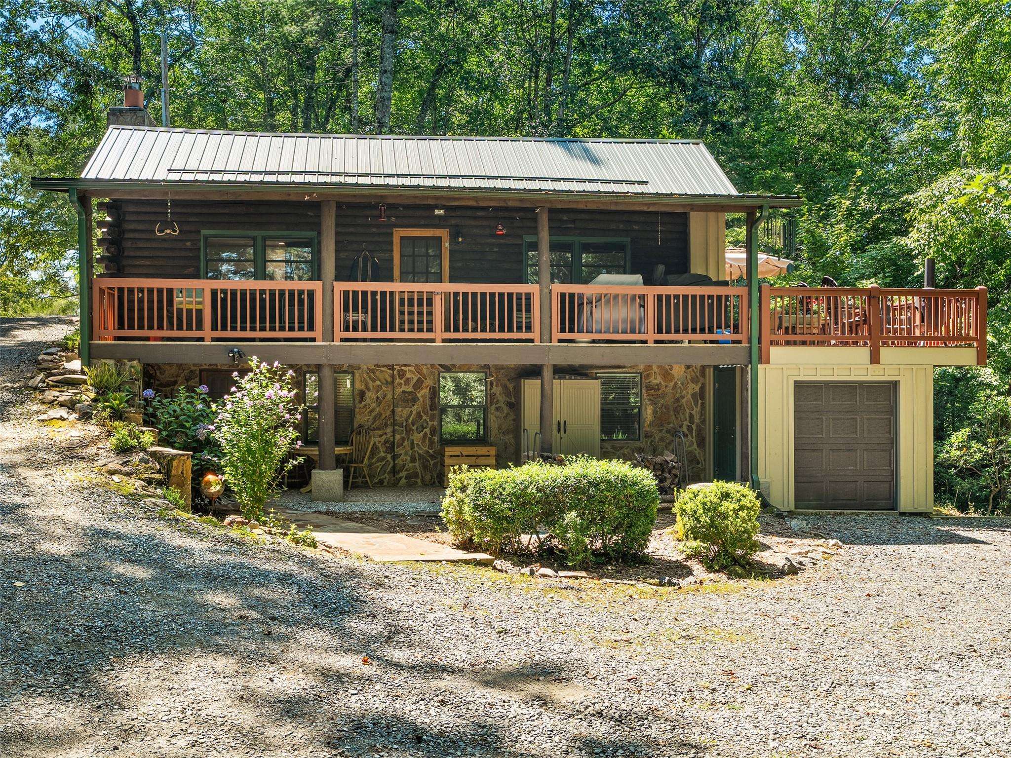 185 Rainbow Lake DR, Brevard, NC 28712