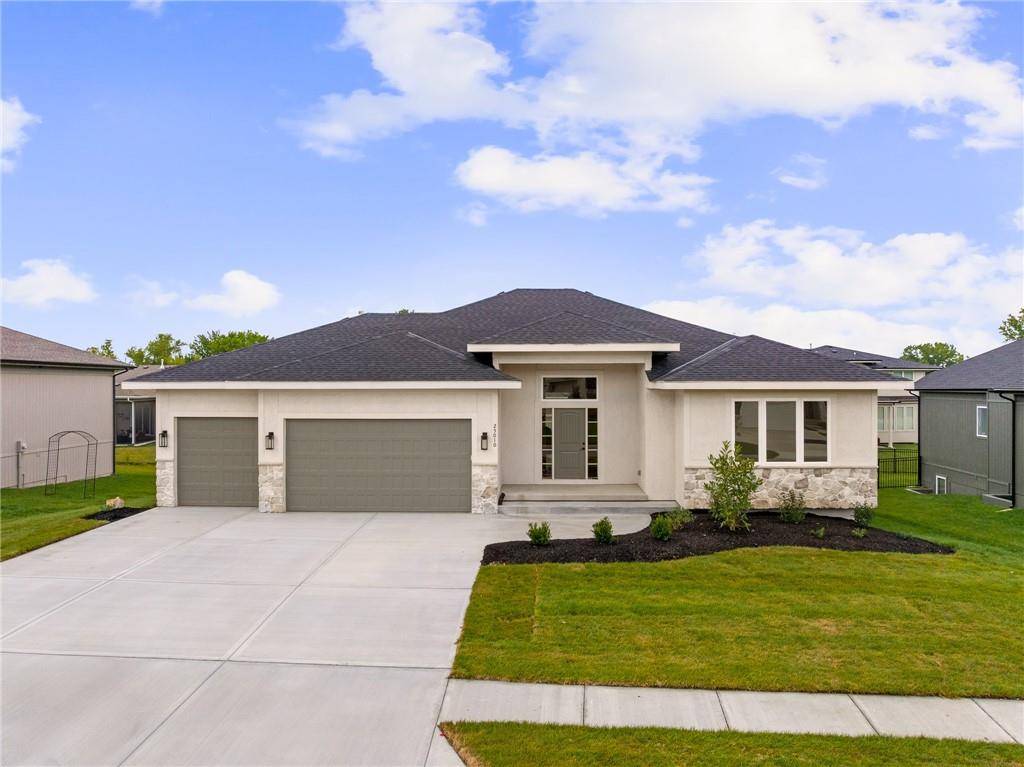 25010 W 89th TER, Lenexa, KS 66227