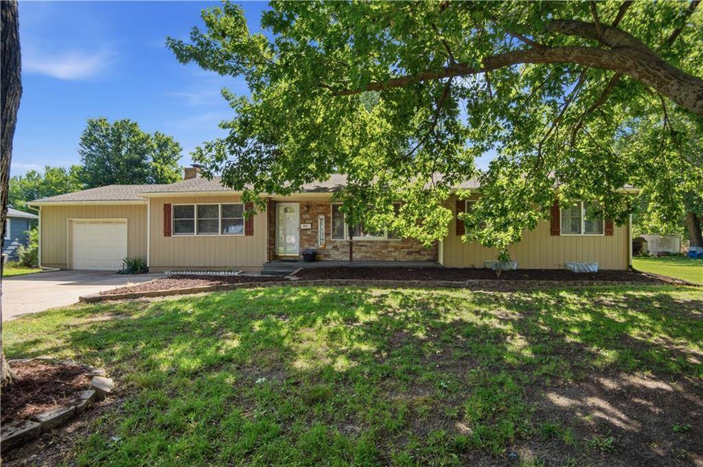 215 N Maple ST, Gardner, KS 66030