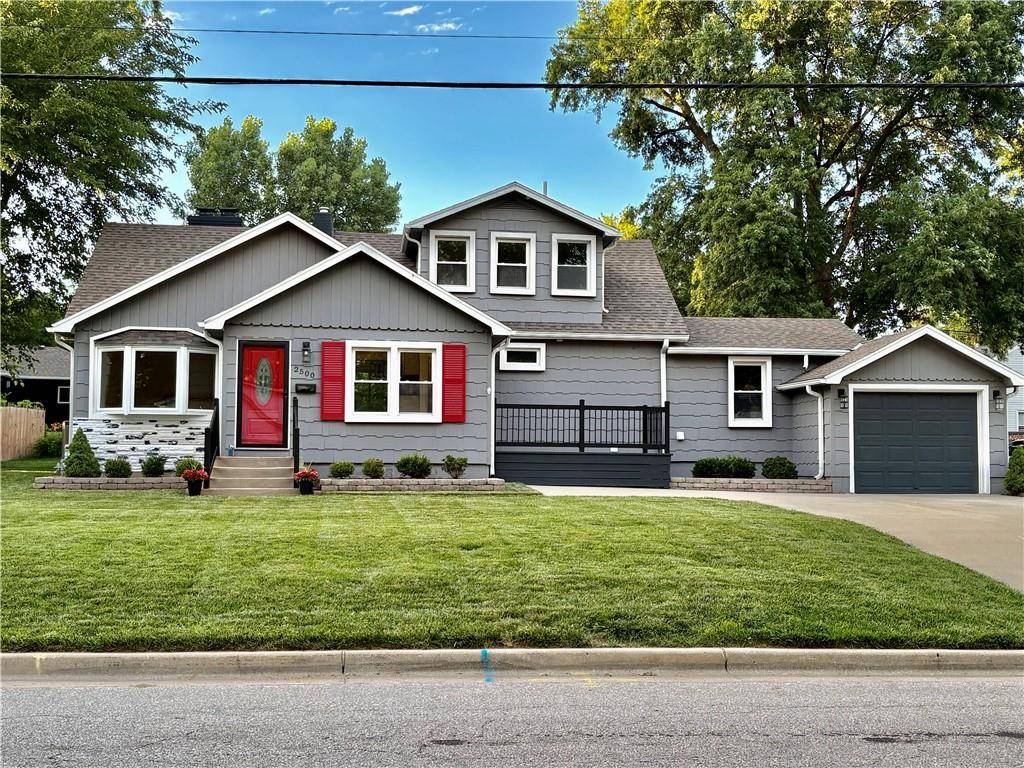 2500 W 47th TER, Westwood, KS 66205