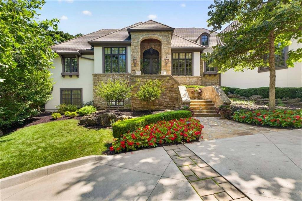 200 Hever Knoll ST, Loch Lloyd, MO 64012