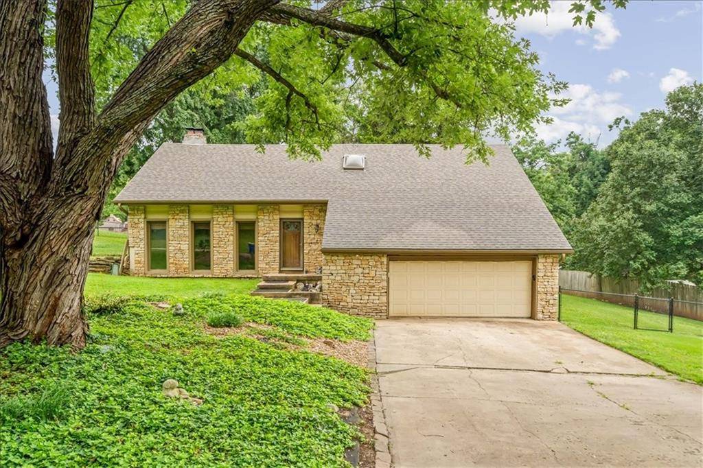 6908 Millridge ST, Shawnee, KS 66218