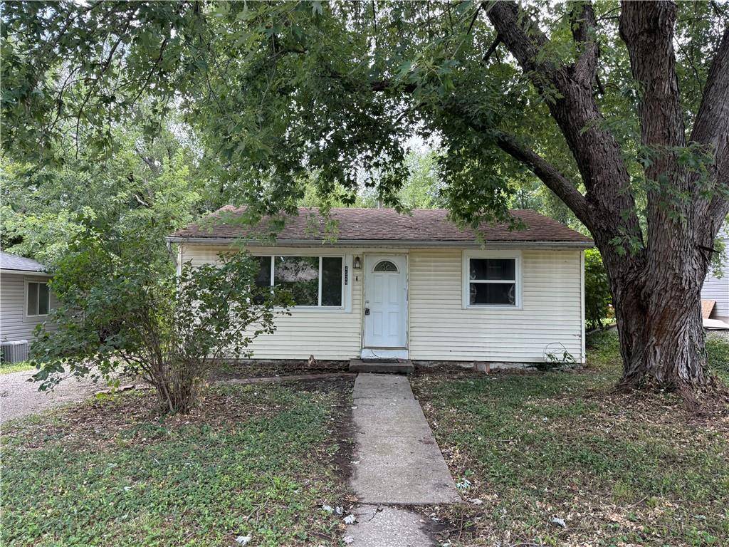 4529 N Forest AVE, Kansas City, MO 64116