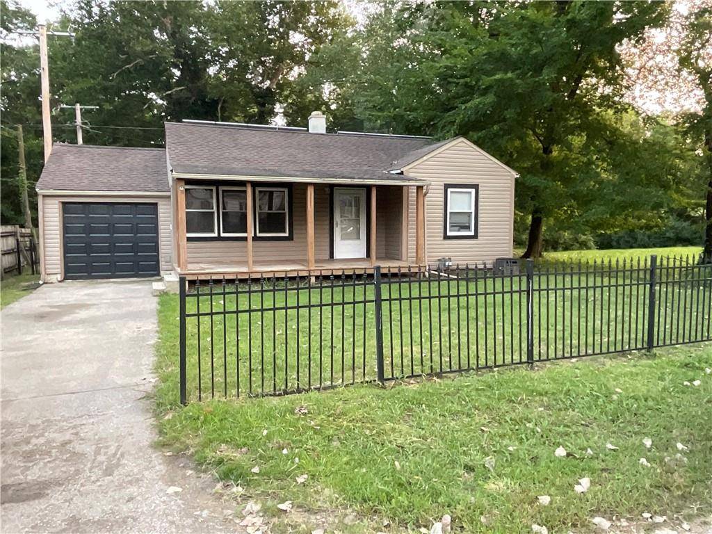 1111 NE 43rd ST, Kansas City, MO 64116