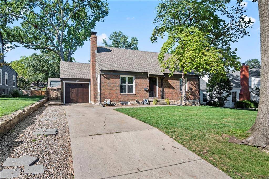 2720 W 51st ST, Westwood, KS 66205